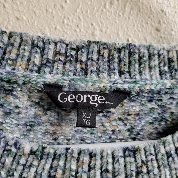 Sweater - Picture 2 of 2